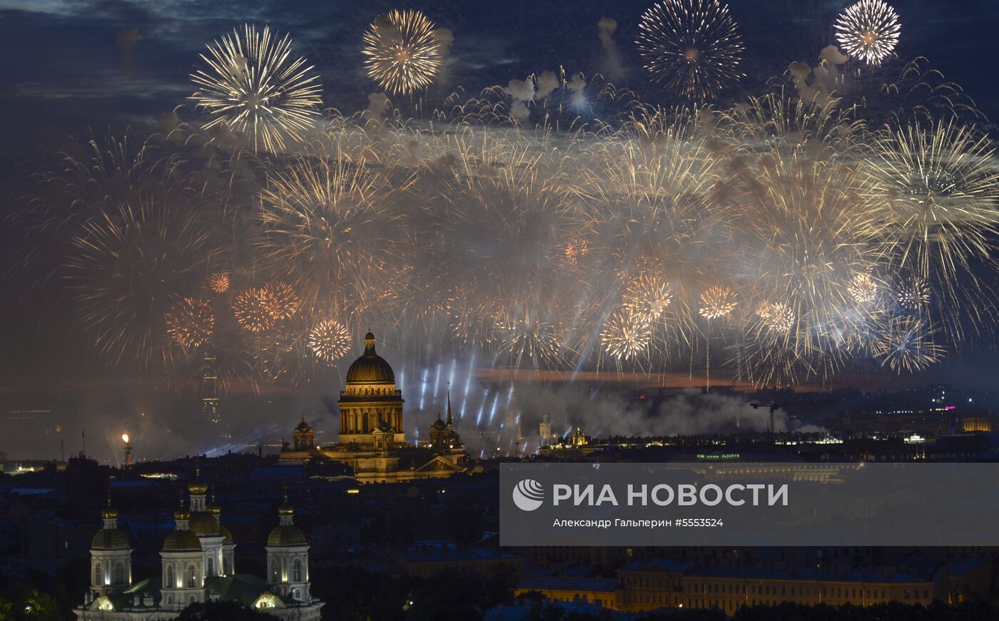 Праздник выпускников "Алые паруса" в Санкт-Петербурге