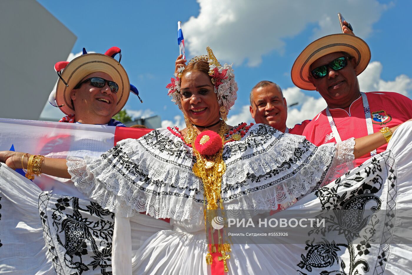 Болельщики перед матчем ЧМ-2018 по футболу между сборными Англии и Панамы