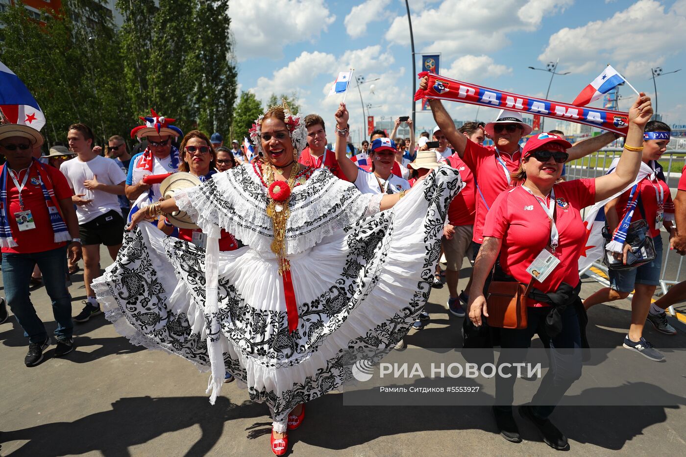 Болельщики перед матчем ЧМ-2018 по футболу между сборными Англии и Панамы