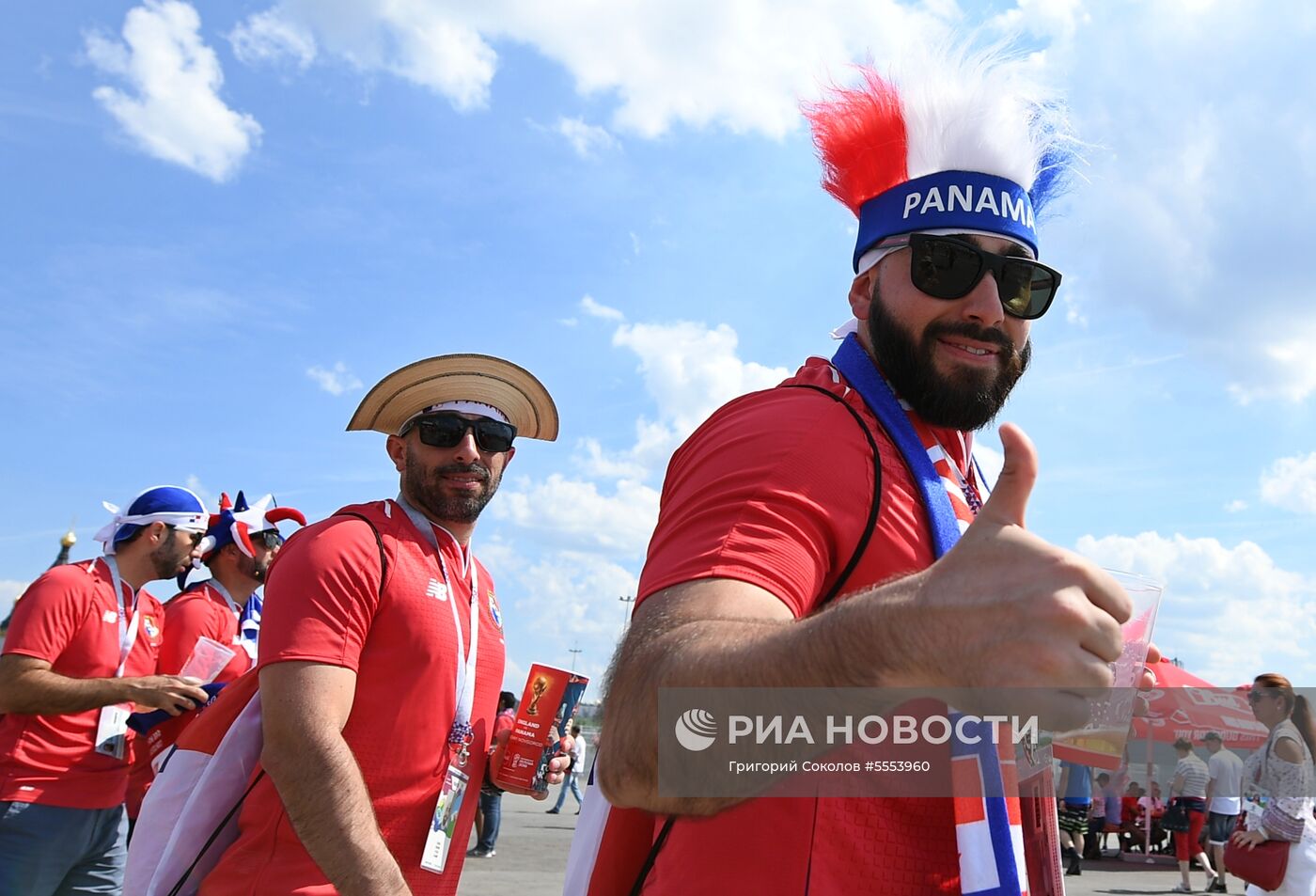 Болельщики перед матчем ЧМ-2018 по футболу между сборными Англии и Панамы