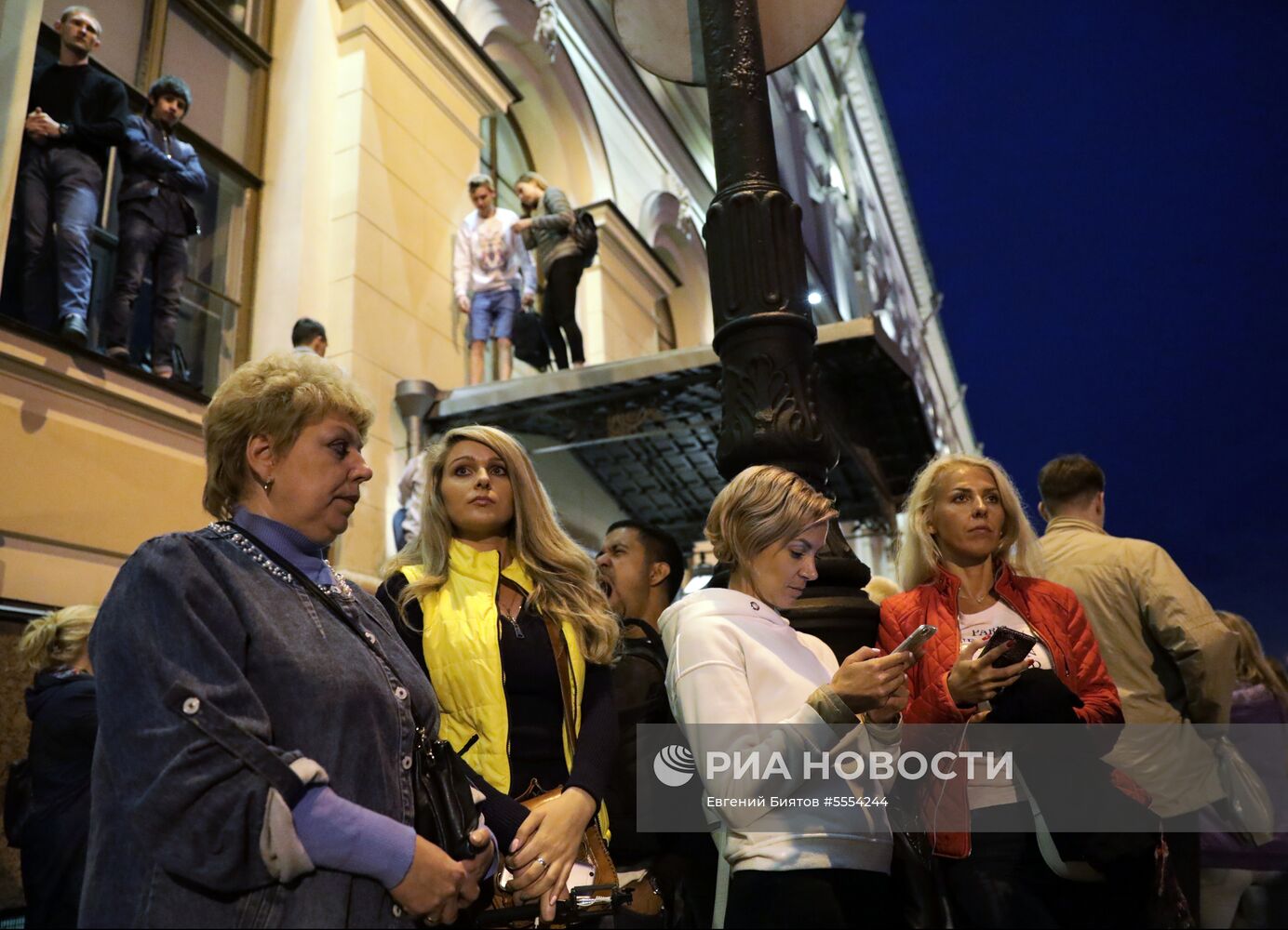 Праздник выпускников "Алые паруса" в Санкт-Петербурге