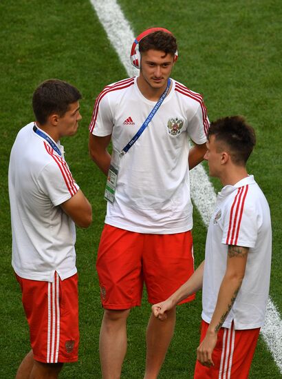 Футбол. ЧМ-2018. Матч Уругвай - Россия