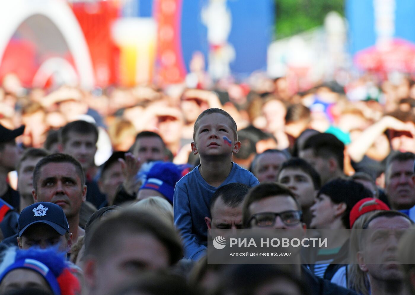 Просмотр матча ЧМ-2018 по футболу между сборными Уругвая и России