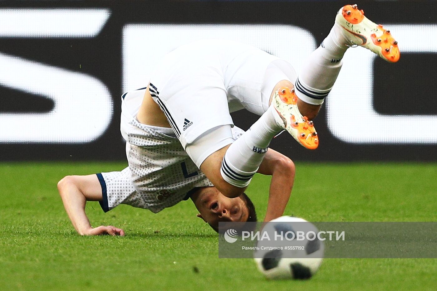 Футбол. ЧМ-2018. Матч Уругвай - Россия