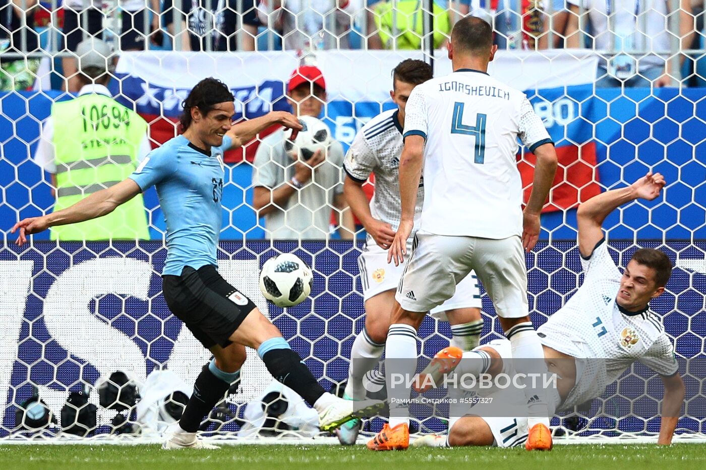 Футбол. ЧМ-2018. Матч Уругвай - Россия