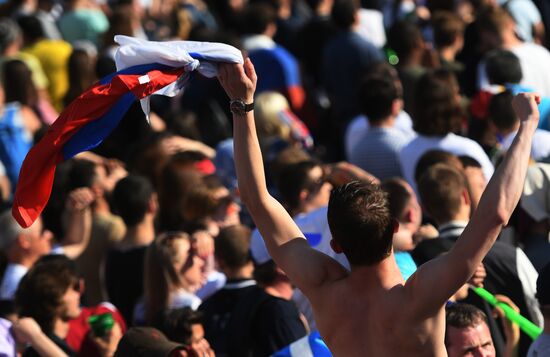 Просмотр матча ЧМ-2018 по футболу между сборными Уругвая и России