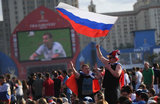 Просмотр матча ЧМ-2018 по футболу между сборными Уругвая и России