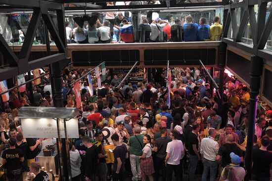 Просмотр матча ЧМ-2018 по футболу между сборными Уругвая и России