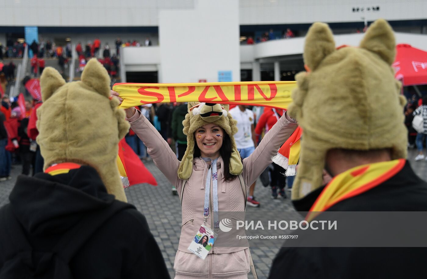 Болельщики перед матчем ЧМ-2018 по футболу между сборными Испании и Марокко