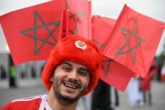 Болельщики перед матчем ЧМ-2018 по футболу между сборными Испании и Марокко