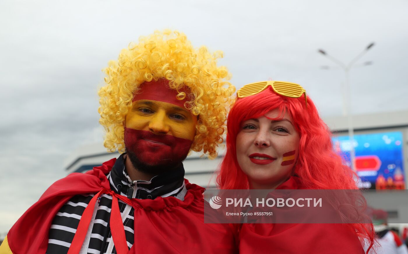 Болельщики перед матчем ЧМ-2018 по футболу между сборными Испании и Марокко