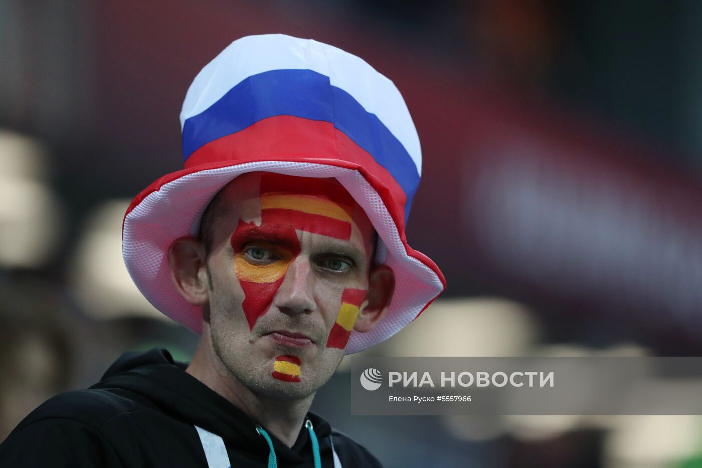 Болельщики перед матчем ЧМ-2018 по футболу между сборными Испании и Марокко