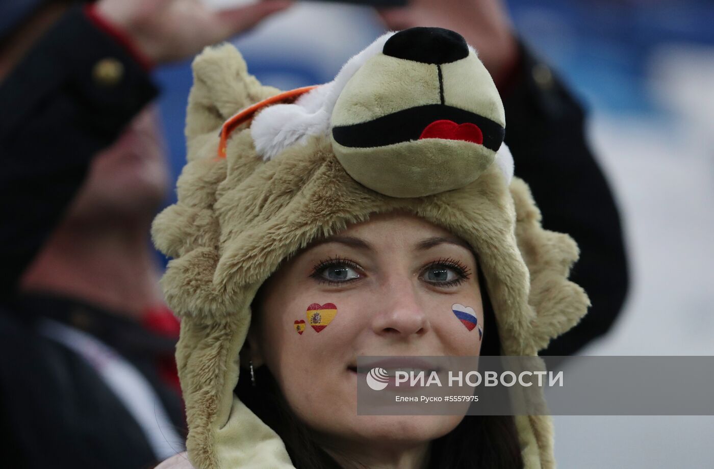 Болельщики перед матчем ЧМ-2018 по футболу между сборными Испании и Марокко