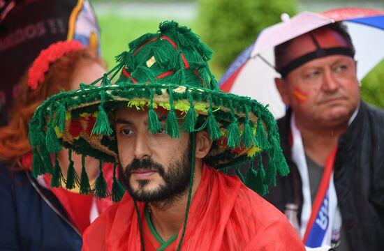 Болельщики перед матчем ЧМ-2018 по футболу между сборными Испании и Марокко