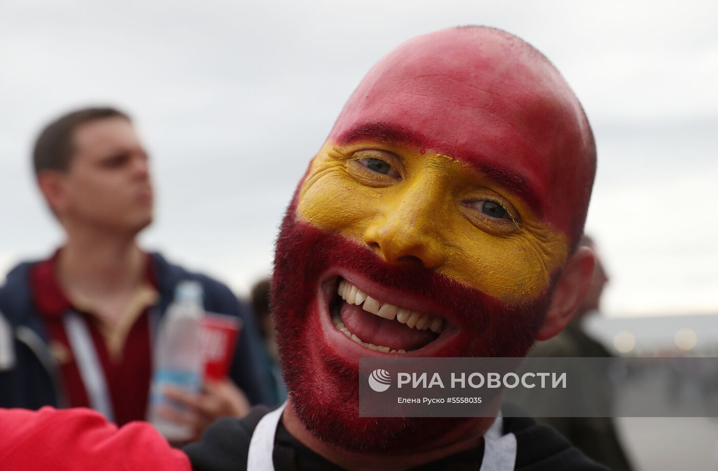 Болельщики перед матчем ЧМ-2018 по футболу между сборными Испании и Марокко