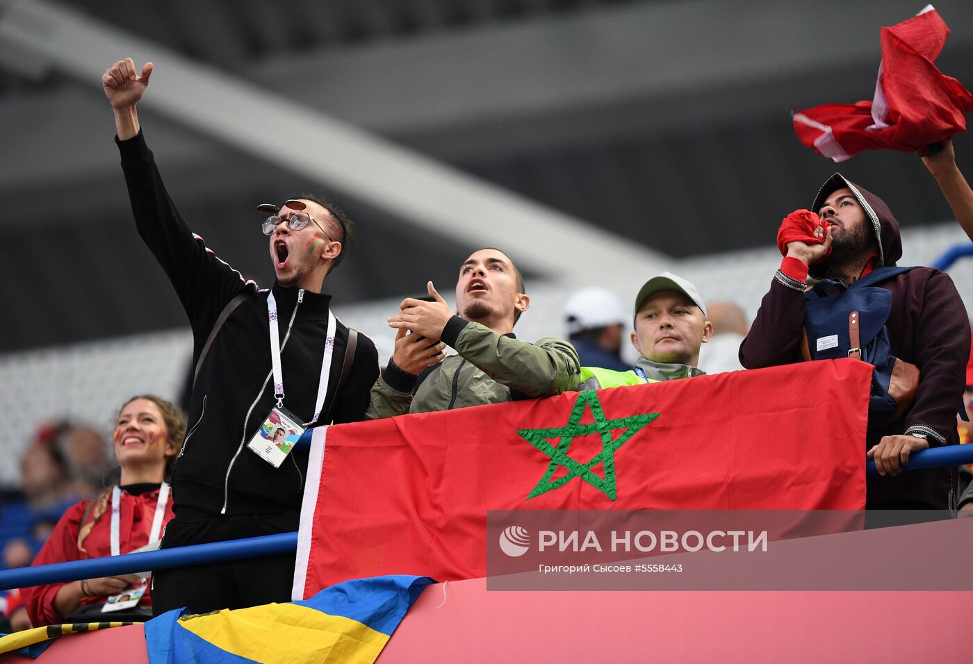 Болельщики перед матчем ЧМ-2018 по футболу между сборными Испании и Марокко