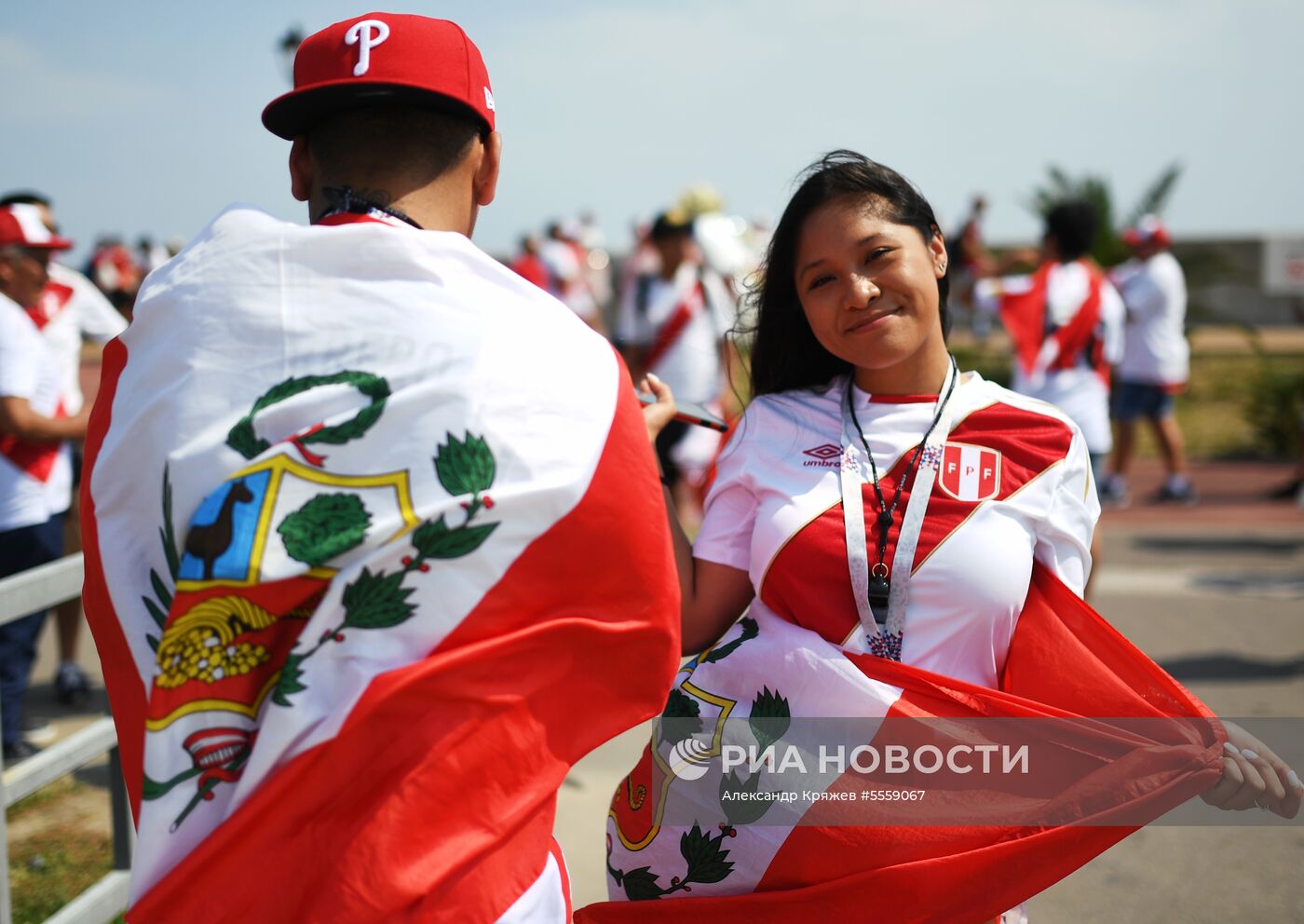 Болельщики перед матчем ЧМ-2018 по футболу между сборными Австралии и Перу