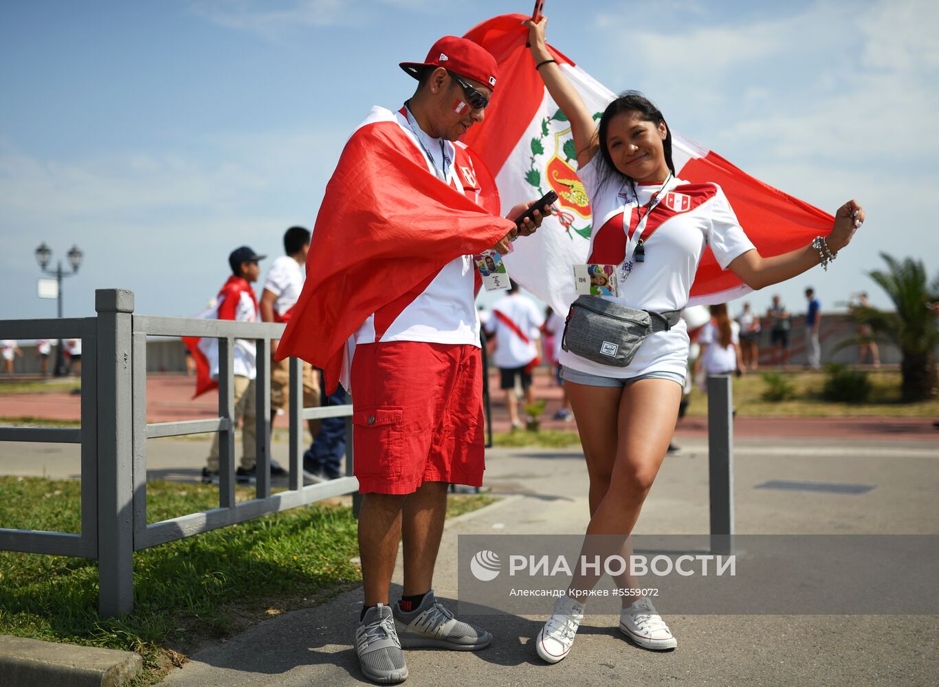 Болельщики перед матчем ЧМ-2018 по футболу между сборными Австралии и Перу