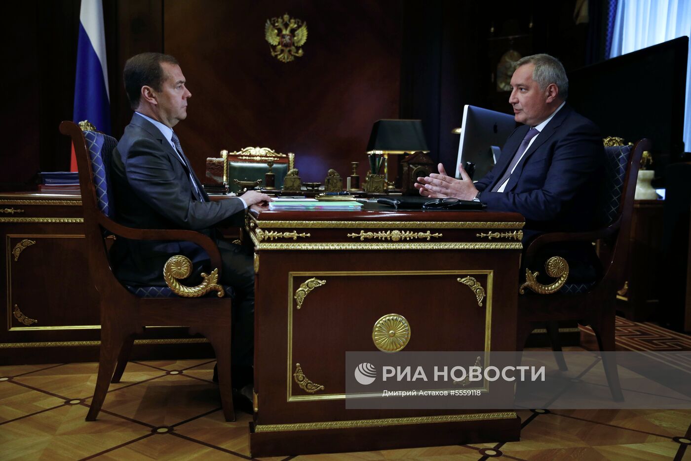 Премьер-министр РФ Д. Медведев встретился с главой "Роскосмоса" Д. Рогозиным