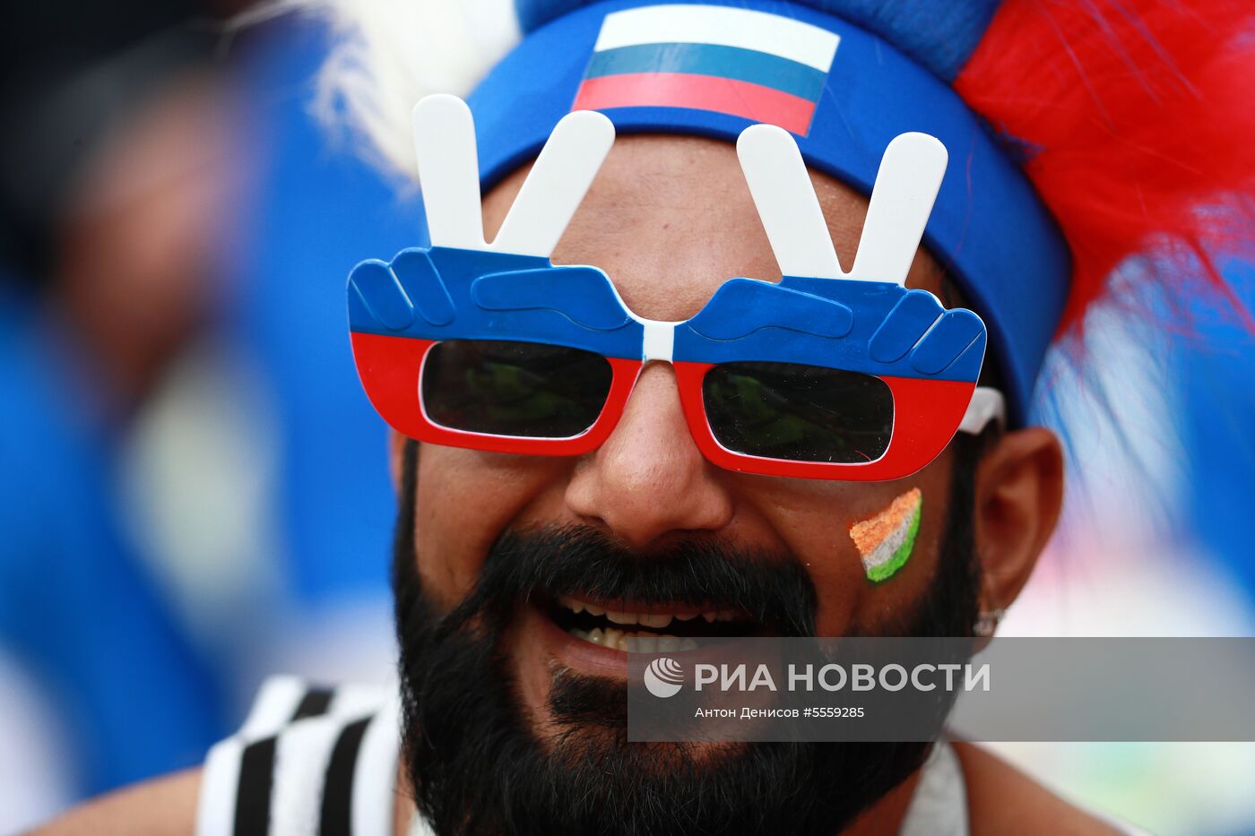 Болельщики перед матчем ЧМ-2018 по футболу между сборными Дании и Франции