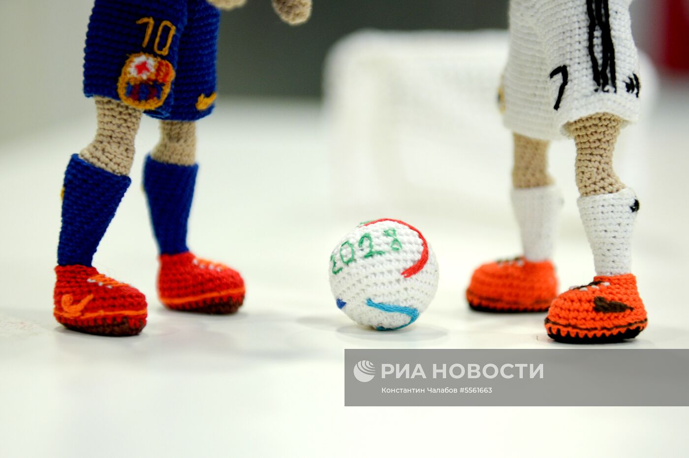 Мастерица из Волгограда сшила крючком куклы футболистов ЧМ-2018 по футболу