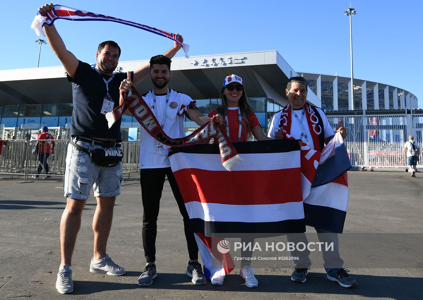 Болельщики перед матчем ЧМ-2018 по футболу между сборными Швейцарии и Коста-Рики