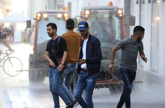 Уборка Никольской улицы в Москве