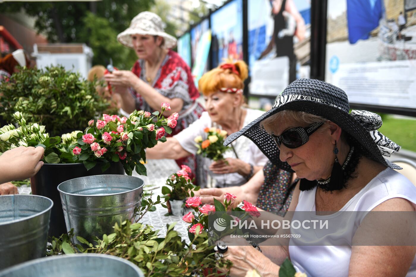 Праздник "Московское долголетие" в саду "Эрмитаж"