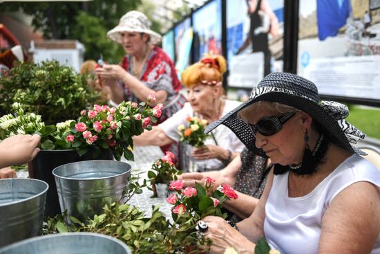 Праздник "Московское долголетие" в саду "Эрмитаж"