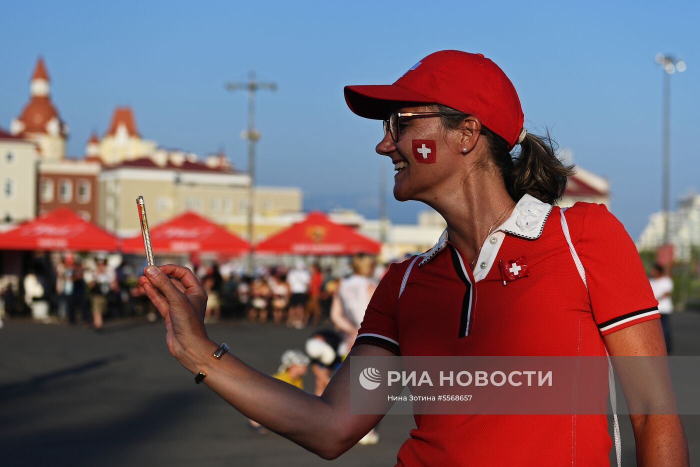 Болельщики перед матчем ЧМ-2018 по футболу между сборными Уругвая и Португалии