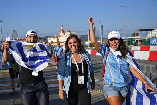 Болельщики перед матчем ЧМ-2018 по футболу между сборными Уругвая и Португалии
