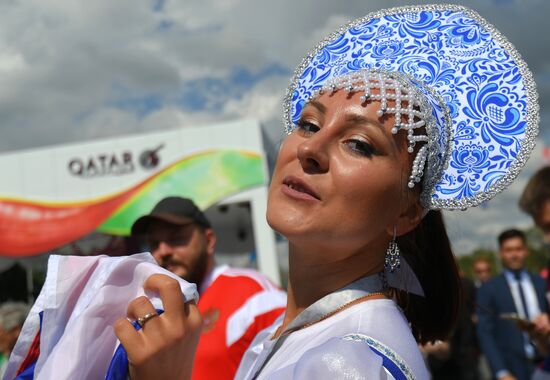 Болельщики перед матчем ЧМ-2018 по футболу между сборными Испании и России