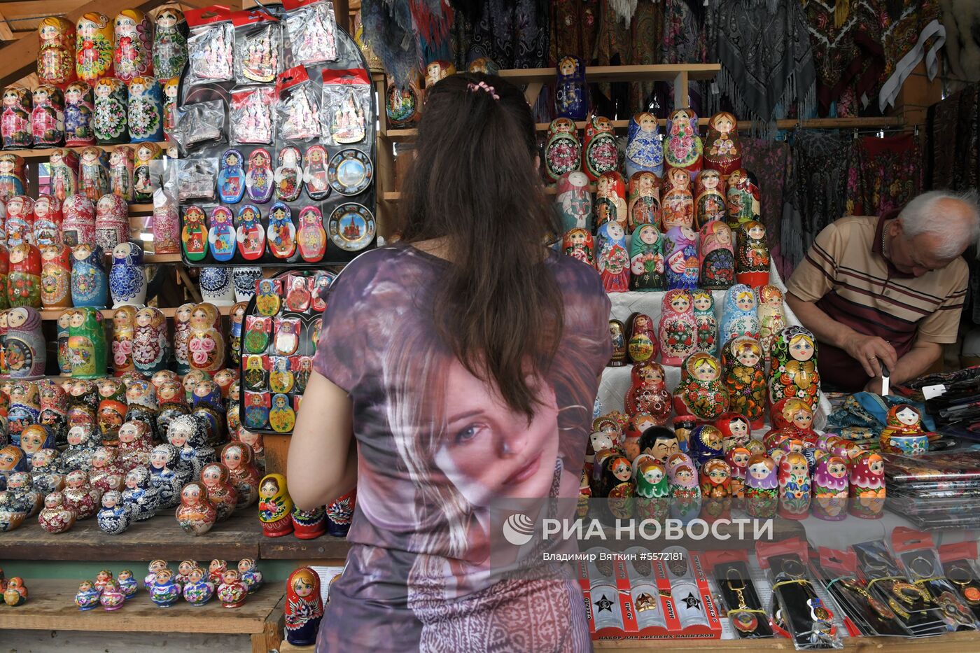 Продажа сувениров в Измайловском Кремле