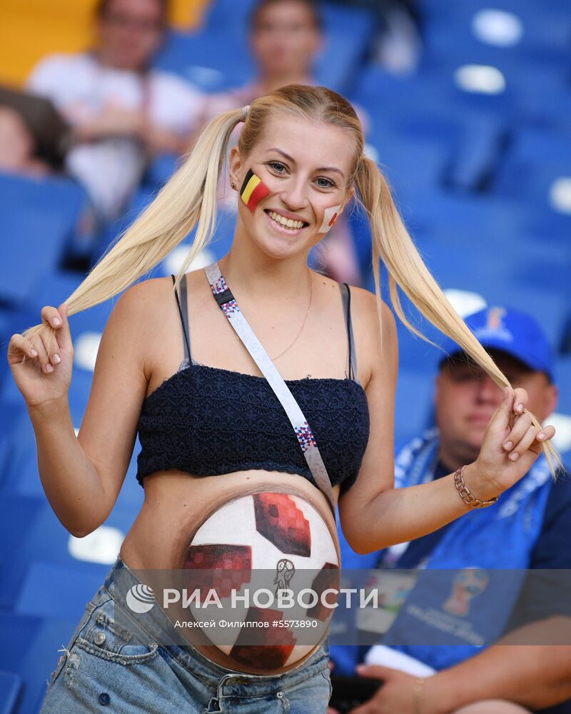 Болельщица перед матчем 1/8 финала чемпионата мира по футболу между сборными Бельгии и Японии. Место: Россия, Ростов-на-Дону. Автор: Алексей Филиппов/РИА Новости. Болельщики перед матчем ЧМ-2018 по футболу между сборными Бельгии и Японии