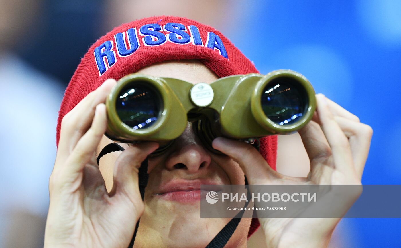 Болельщица перед матчем 1/8 финала чемпионата мира по футболу между сборными Бельгии и Японии. Место: Россия, Ростов-на-Дону. Автор: Александр Вильф/РИА Новости. Болельщики перед матчем ЧМ-2018 по футболу между сборными Бельгии и Японии