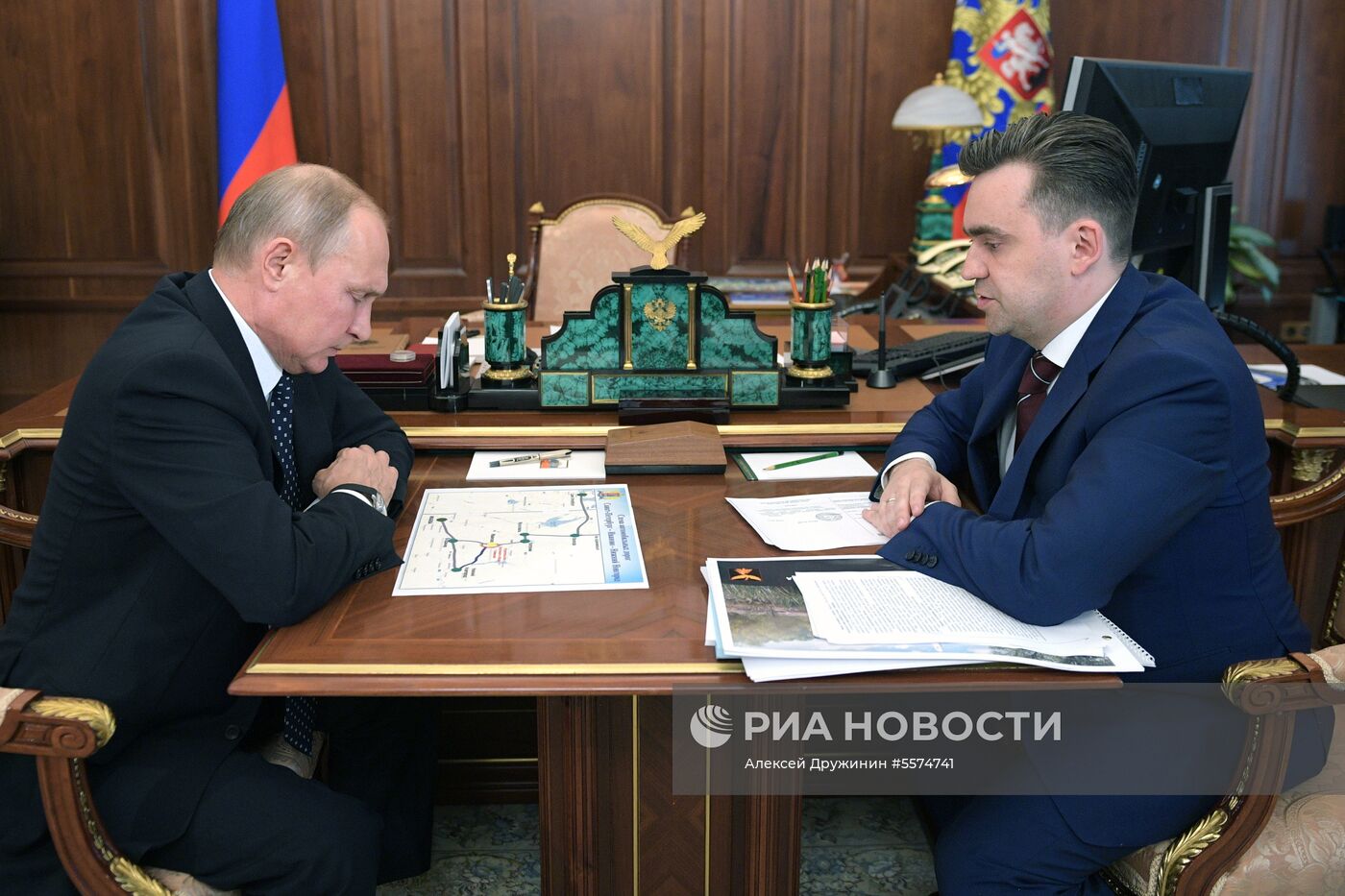 Президент РФ В. Путин встретился с врио губернатора Ивановской области С. Воскресенским