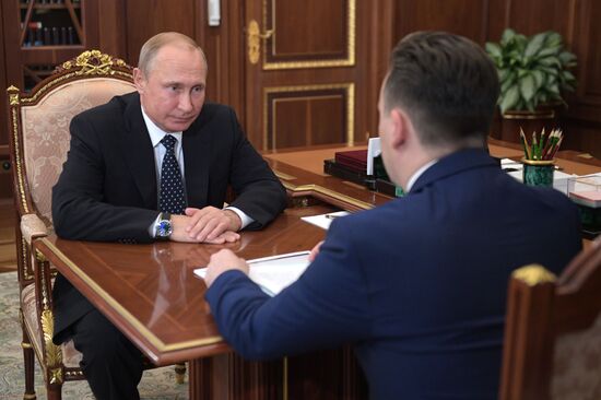 Президент РФ В. Путин встретился с врио губернатора Ивановской области С. Воскресенским