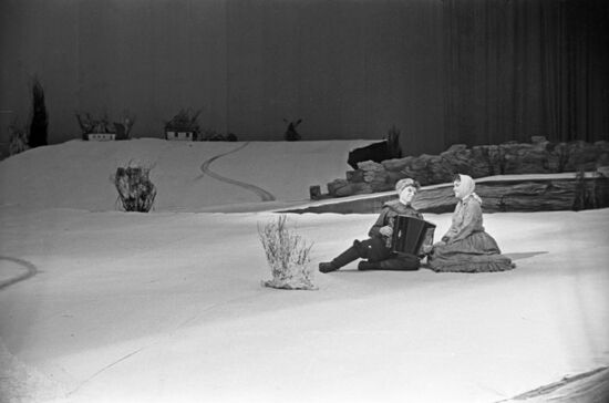 Спектакль "Поднятая целина"