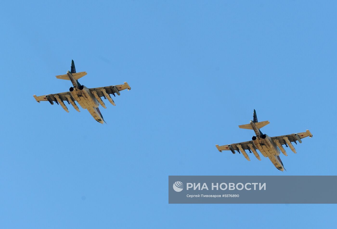 Прилет российских самолетов из Сирии в Россию