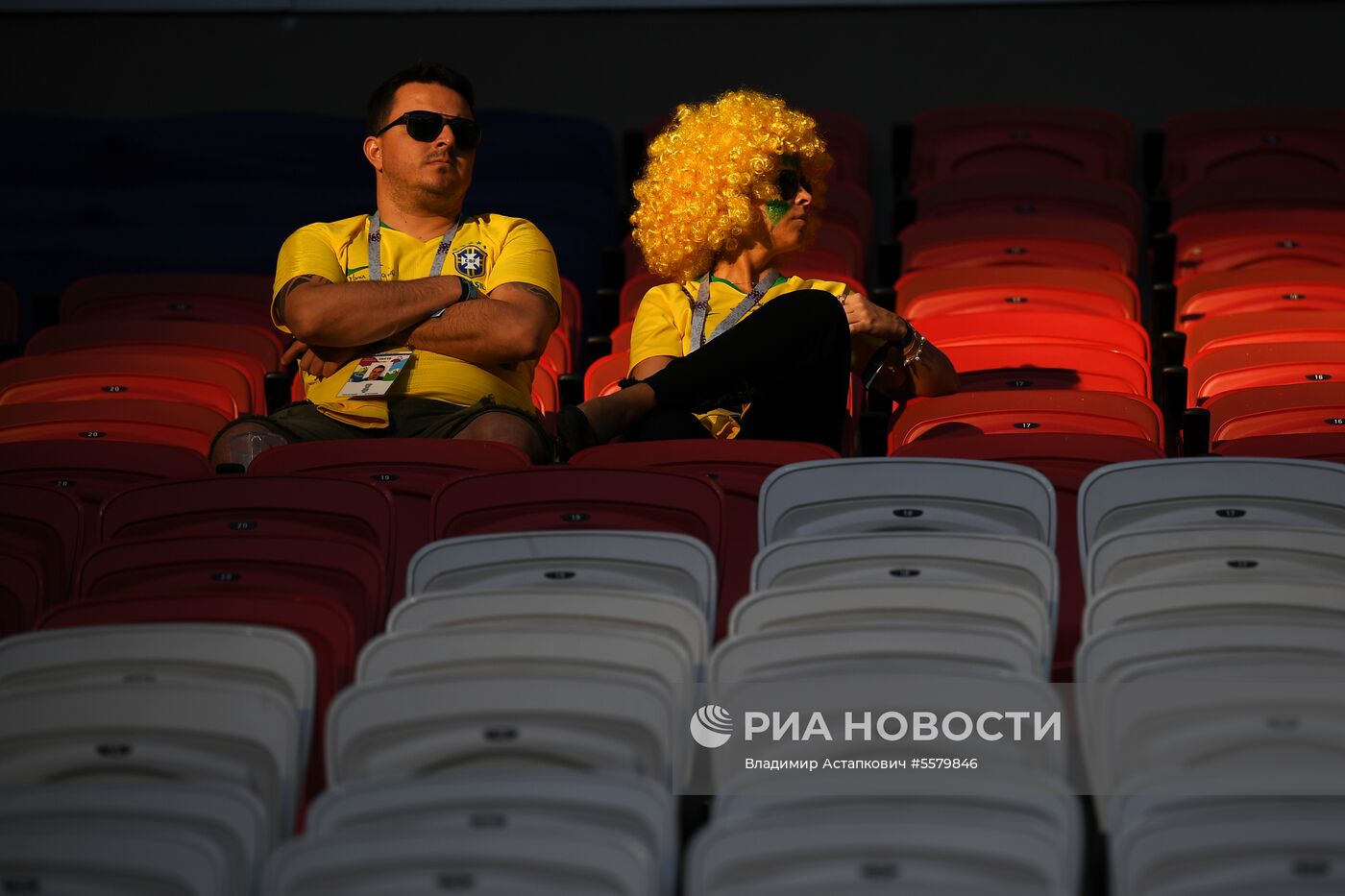 Болельщики перед матчем ЧМ-2018 по футболу между сборными Бразилии и Бельгии