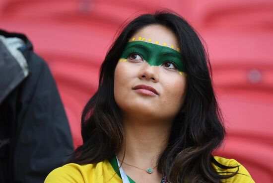 Болельщики перед матчем ЧМ-2018 по футболу между сборными Бразилии и Бельгии