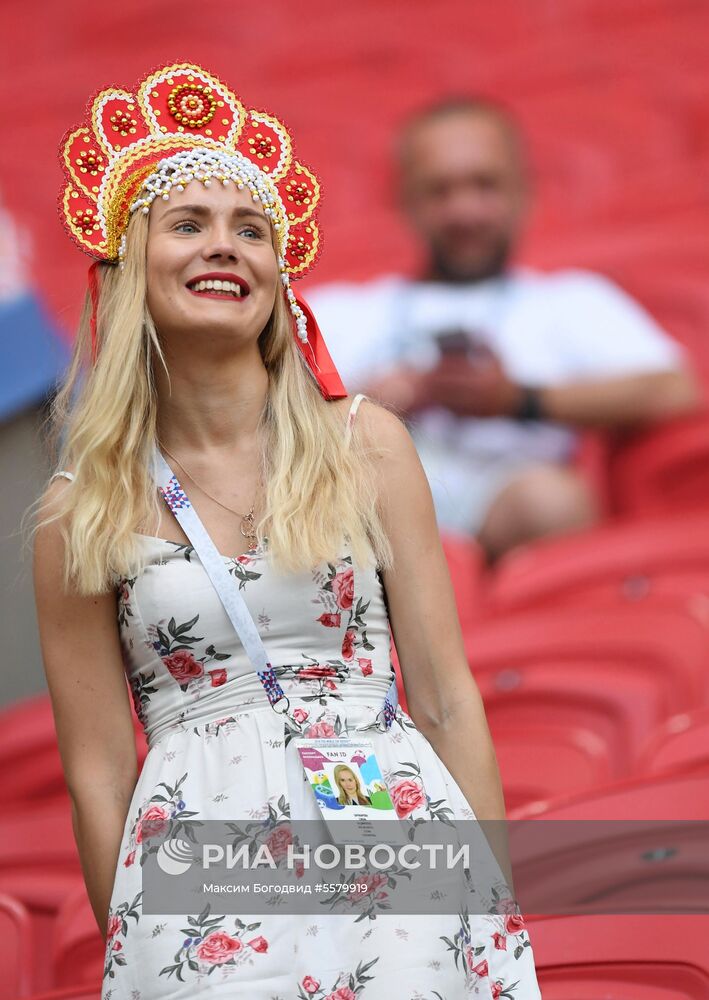 Болельщики перед матчем ЧМ-2018 по футболу между сборными Бразилии и Бельгии