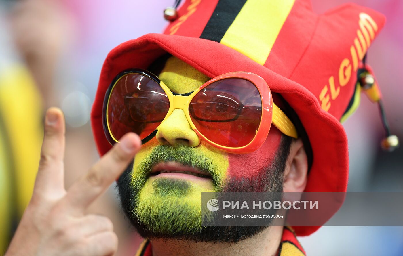 Болельщики перед матчем ЧМ-2018 по футболу между сборными Бразилии и Бельгии