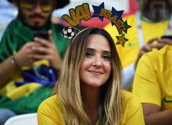 Болельщики перед матчем ЧМ-2018 по футболу между сборными Бразилии и Бельгии 