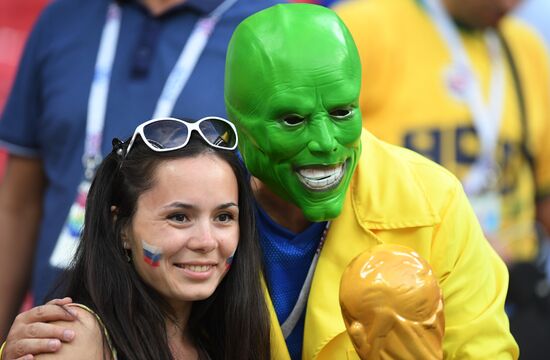 Болельщики перед матчем ЧМ-2018 по футболу между сборными Бразилии и Бельгии