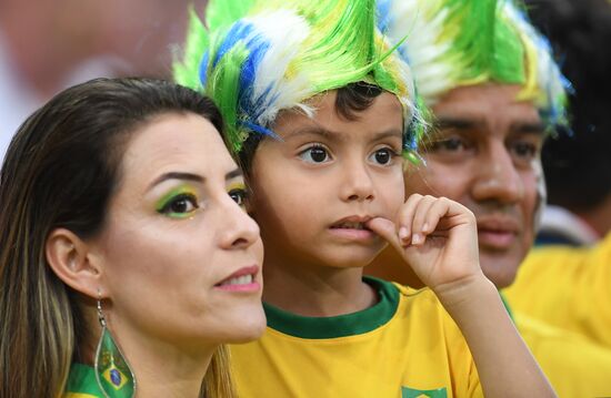 Болельщики перед матчем ЧМ-2018 по футболу между сборными Бразилии и Бельгии