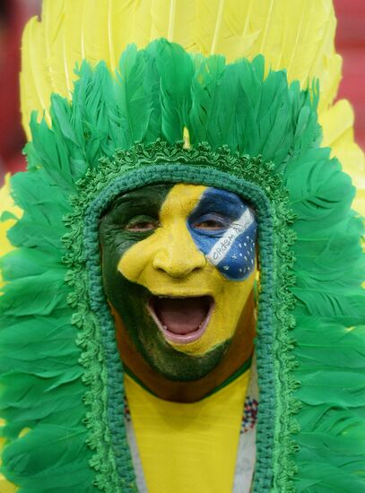 Болельщики перед матчем ЧМ-2018 по футболу между сборными Бразилии и Бельгии