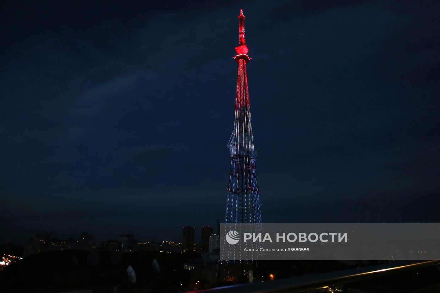 Нижегородская телебашня окрасилась в цвета флагов сборных Бразилии и Бельгии