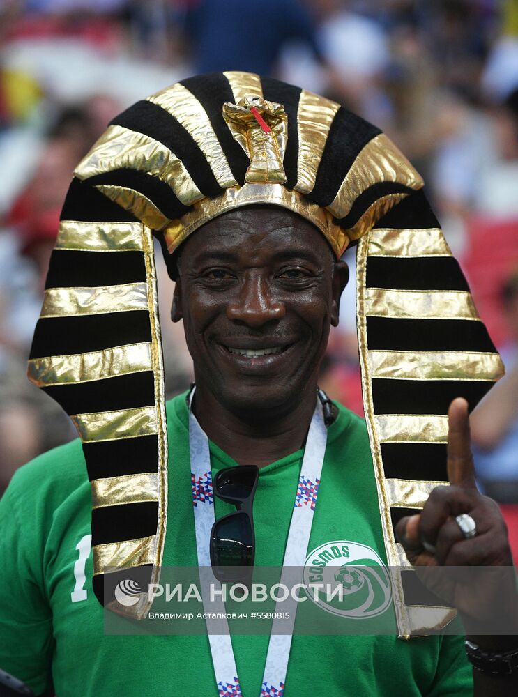 Болельщики перед матчем ЧМ-2018 по футболу между сборными Бразилии и Бельгии