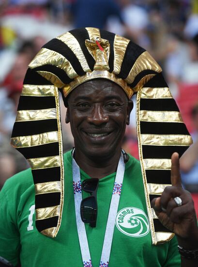 Болельщики перед матчем ЧМ-2018 по футболу между сборными Бразилии и Бельгии 